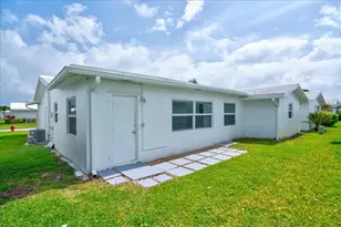 2086 SW 12th Ave, Boynton Beach, FL 33426 - Photo 3