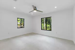 451 NE 119th St, Biscayne Park, FL 33161 - Photo 17