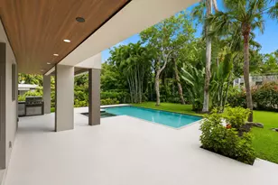 451 NE 119th St, Biscayne Park, FL 33161 - Photo 3