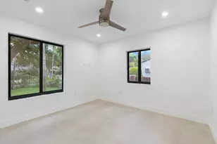 451 NE 119th St, Biscayne Park, FL 33161 - Photo 15