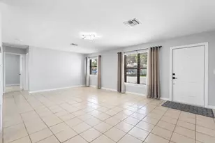 2105 Wellington Rd, West Palm Beach, FL 33409 - Photo 7