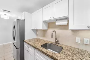 2105 Wellington Rd, West Palm Beach, FL 33409 - Photo 15