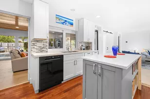 5041 NE 24th Ave, Lighthouse Point, FL 33064 - Photo 11