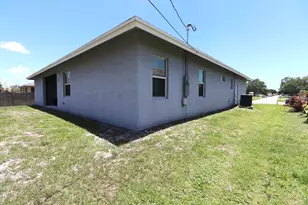 134 NW Heather St, Port Saint Lucie, FL 34983 - Photo 3
