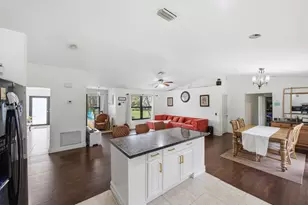 11823 N 67th Pl Pl N, The Acreage, FL 33412 - Photo 5