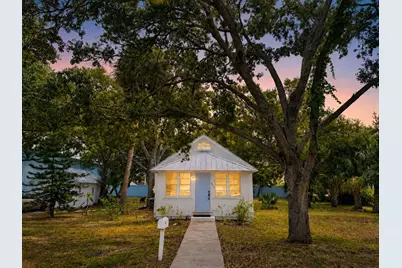 633 SW Cleveland Avenue, Stuart, FL 34994 - Photo 1