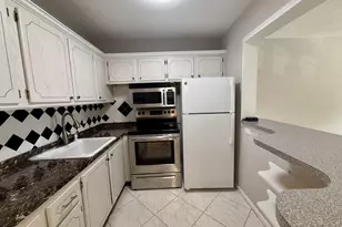 134 Sussex G, West Palm Beach, FL 33417 - Photo 3