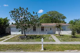 261 NE 42nd St, Deerfield Beach, FL 33064 - Photo 29