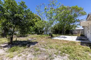 261 NE 42nd St, Deerfield Beach, FL 33064 - Photo 25