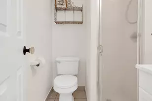 261 NE 42nd St, Deerfield Beach, FL 33064 - Photo 21