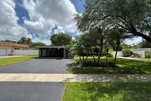660 Azalea Ct, Plantation, FL 33317 - Photo 3