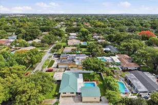 660 Azalea Ct, Plantation, FL 33317 - Photo 29