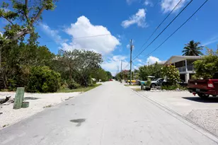 978 Gibraltar Rd, Key Largo, FL 33037 - Photo 25