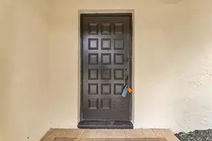 3905 E Woodscape Dr, Miramar, FL 33023 - Photo 5
