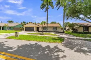 3905 E Woodscape Dr, Miramar, FL 33023 - Photo 3