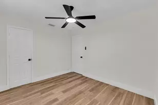 3905 E Woodscape Dr, Miramar, FL 33023 - Photo 19