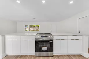 3905 E Woodscape Dr, Miramar, FL 33023 - Photo 11
