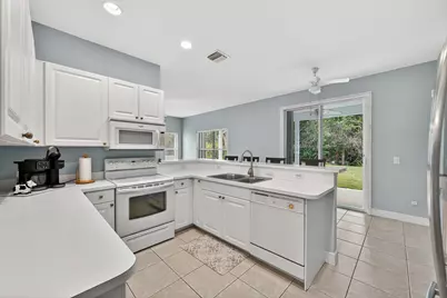 631 NE Muskrat Run, Port Saint Lucie, FL 34983 - Photo 11