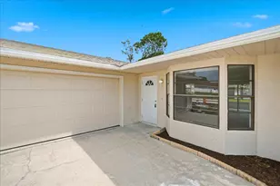 765 SE Floresta Dr, Port Saint Lucie, FL 34983 - Photo 9