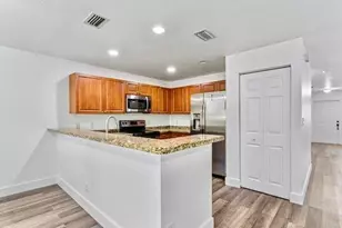 330 SW 2nd Ave, Hallandale Beach, FL 33009 - Photo 15