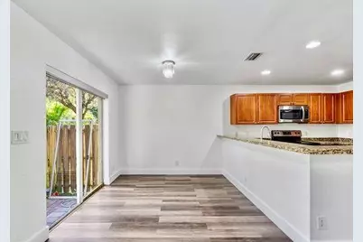 330 SW 2nd Avenue #14, Hallandale Beach, FL 33009 - Photo 13