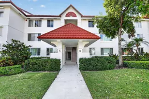 104 Half Moon Cir, Hypoluxo, FL 33462 - Photo 1