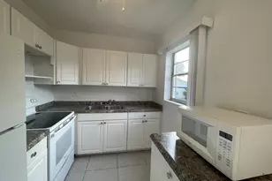 109 Salisbury E, West Palm Beach, FL 33417 - Photo 1