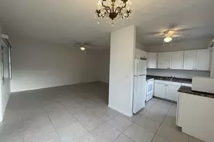 109 Salisbury E, West Palm Beach, FL 33417 - Photo 3