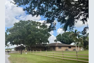 1631 SE 24th Boulevard, Okeechobee, FL 34974 - Photo 1