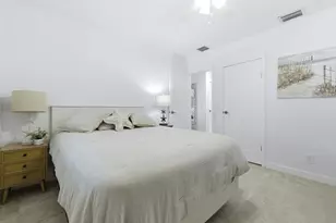 221 Princeton Dr, Lake Worth, FL 33460 - Photo 13