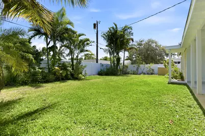221 Princeton Drive, Lake Worth, FL 33460 - Photo 27