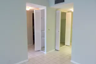 470 Executive Center Dr, West Palm Beach, FL 33401 - Photo 5
