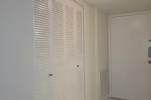 470 Executive Center Dr, West Palm Beach, FL 33401 - Photo 3