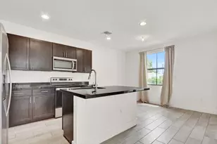 4008 Sequoia Pl, Riviera Beach, FL 33410 - Photo 9