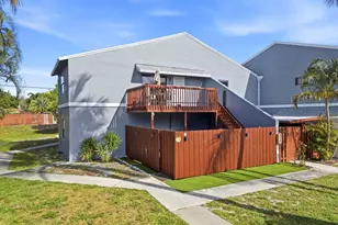 30 Crossings Cir, Boynton Beach, FL 33435 - Photo 1