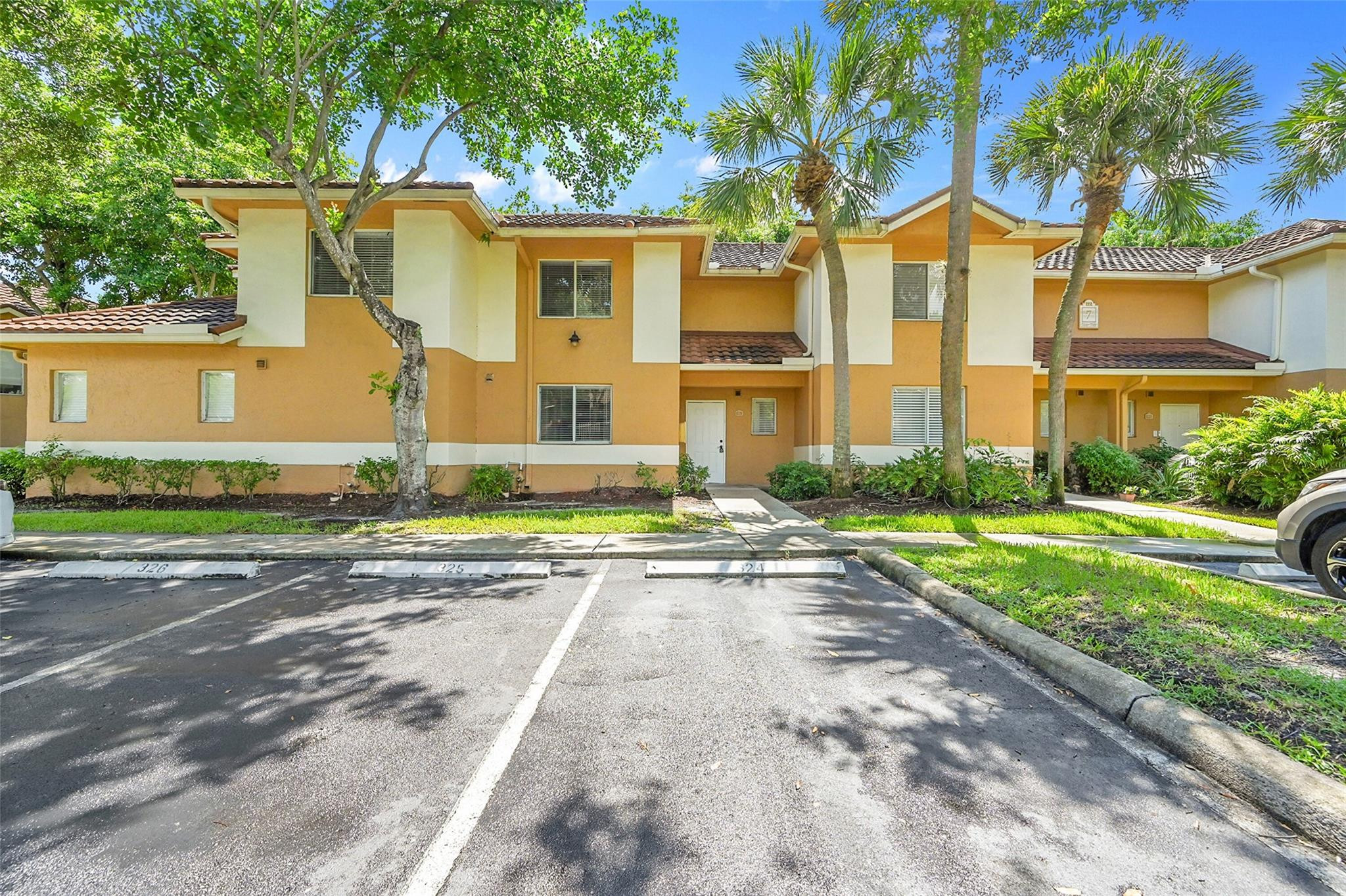 796 NW 91st Terrace - 796 NW 91st Terrace, Plantation, FL 33324 Luxury Property | Jose Angel Pina