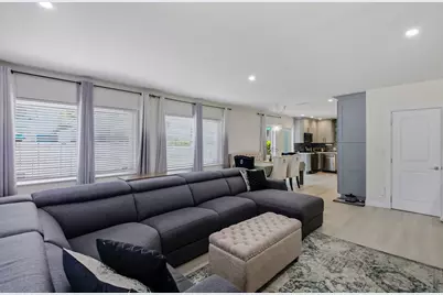 836 NE 17th Terrace, Fort Lauderdale, FL 33304 - Photo 13