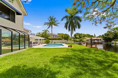 8540 N Lake Dasha Drive, Plantation, FL 33324 - Photo 11