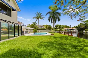 8540 N Lake Dasha Dr, Plantation, FL 33324 - Photo 11