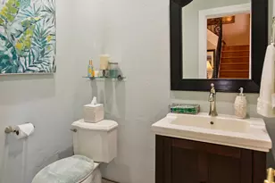 8540 N Lake Dasha Dr, Plantation, FL 33324 - Photo 35