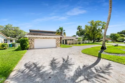 10751 NW 43rd Court, Coral Springs, FL 33065 - Photo 11