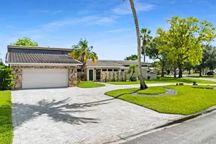 10751 NW 43rd Ct, Coral Springs, FL 33065 - Photo 9