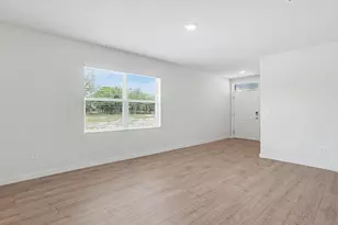 9597 Venetian Sq, Vero Beach, FL 32966 - Photo 3
