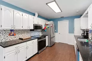 16888 Hialeah Dr W, The Acreage, FL 33470 - Photo 9