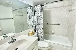 1047 Exeter C, Boca Raton, FL 33434 - Photo 9