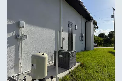 515 Kingsbury Lane, Lehigh Acres, FL 33974 - Photo 21