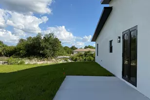 515 Kingsbury Ln, Lehigh Acres, FL 33974 - Photo 23