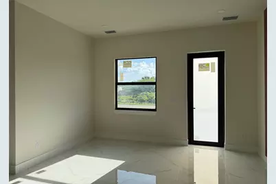 515 Kingsbury Lane, Lehigh Acres, FL 33974 - Photo 5