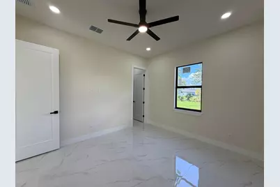 515 Kingsbury Lane, Lehigh Acres, FL 33974 - Photo 9