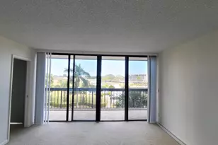 2425 Presidential Way, West Palm Beach, FL 33401 - Photo 9
